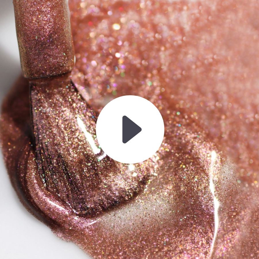 Video LONDONTOWN kur Shimmering Nail Highlighter Sunkissed lak na nehty rozjasňující